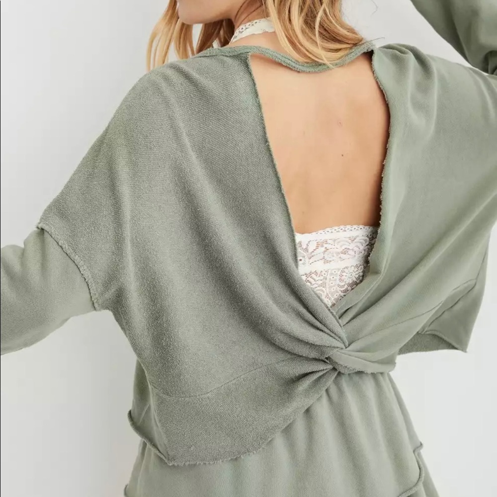 Aerie Weekend Pretty Back Sweatshirt in Earthy Vibes (size small)